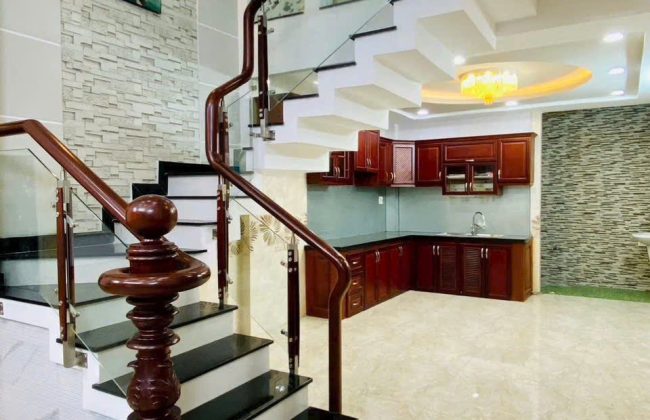 Bán nhà chính chủ đường số 1, P16, Gò Vấp, 60m²(4 x 15), 4PN, 3 lầu, thoáng 2 giếng trời.